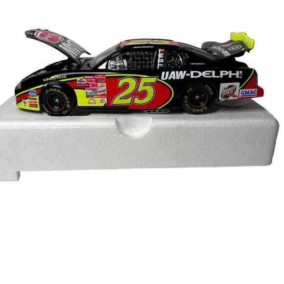 Jerry Nadeau #25 UAW Delphi 2002 Monte Carlo 1:24 Diecast Car MAC Tools NASCAR - Picture 2 of 10